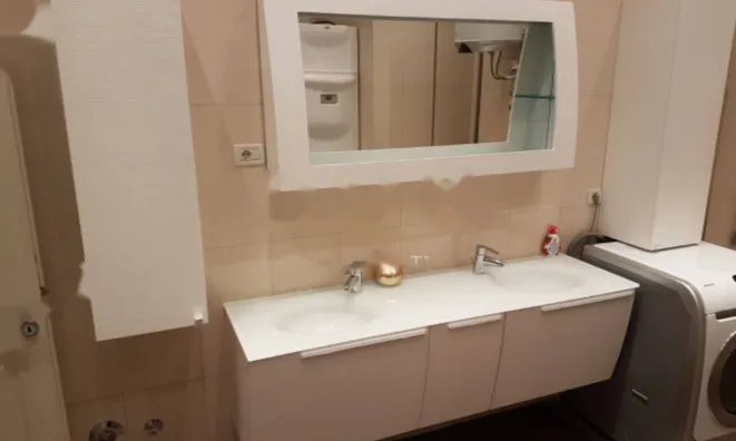 Недвижимость Трехкомнатная квартира в центре: 22