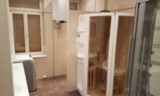 Недвижимость Трехкомнатная квартира в центре: 23