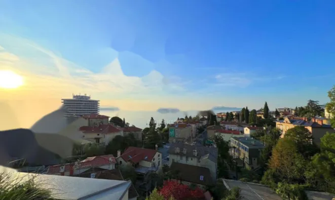 Недвижимость Трехкомнатная квартира, Центр: 17