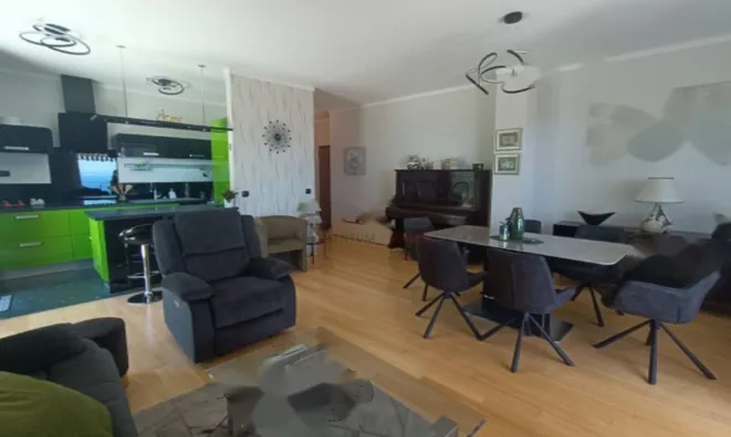 Недвижимость Двухкомнатная квартира Побри: 1