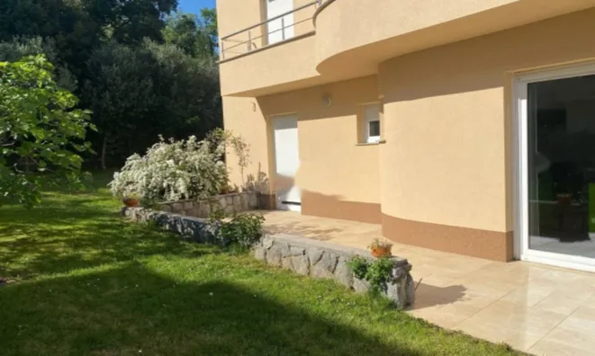 Недвижимость Двухкомнатная квартира Побри: 8