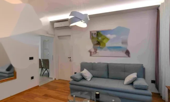 Недвижимость Двухкомнатная квартира, центр: 1