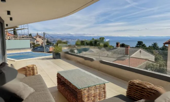 Недвижимость Четырехкомнатная квартира Центр: 1