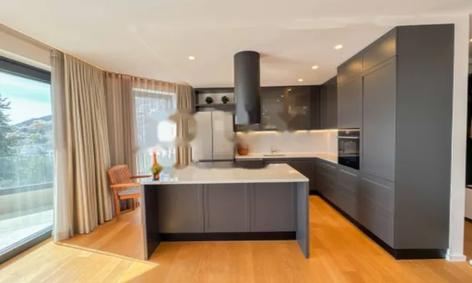 Недвижимость Четырехкомнатная квартира Центр: 8