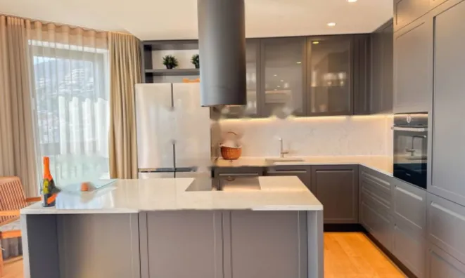 Недвижимость Четырехкомнатная квартира Центр: 9