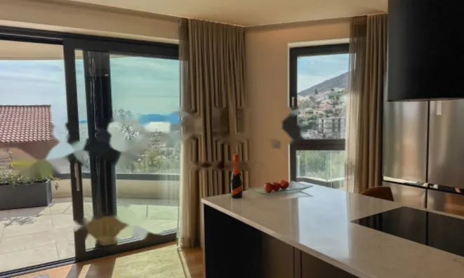 Недвижимость Четырехкомнатная квартира Центр: 11