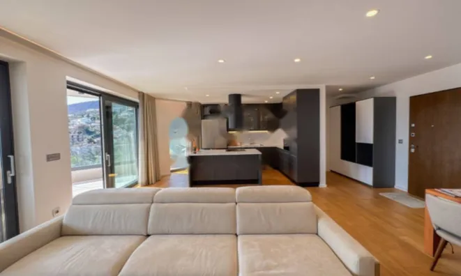 Недвижимость Четырехкомнатная квартира Центр: 15