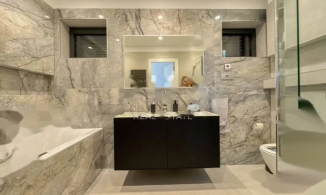 Недвижимость Четырехкомнатная квартира Центр: 19