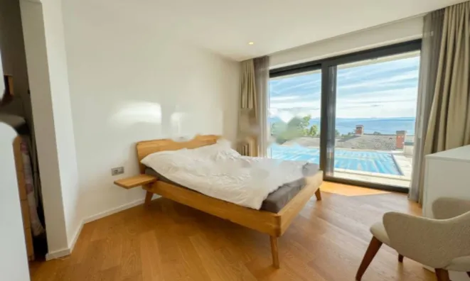 Недвижимость Четырехкомнатная квартира Центр: 25