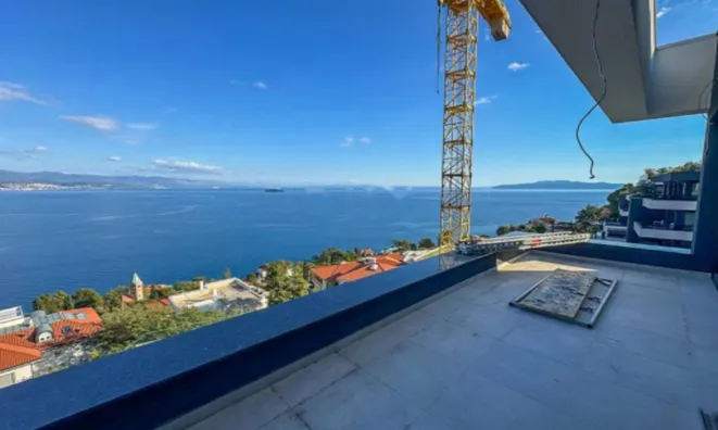 Недвижимость Четырехкомнатная квартира в центре: 1