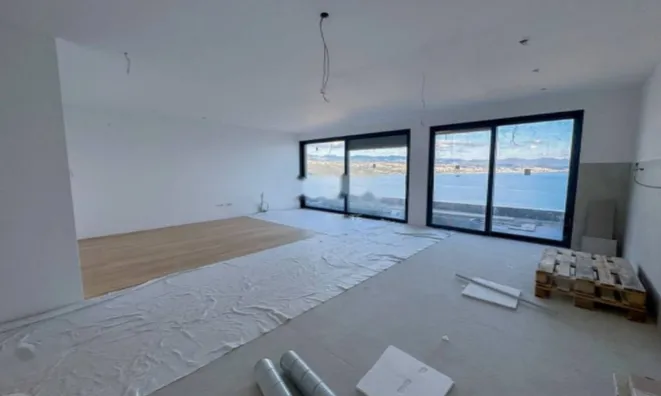 Недвижимость Четырехкомнатная квартира в центре: 7