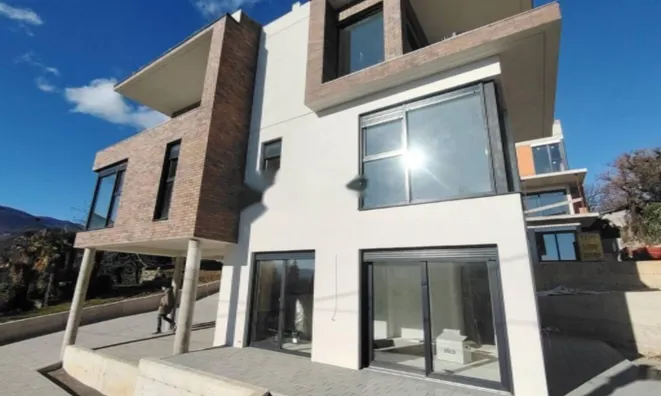 Недвижимость Четырехкомнатная квартира в центре Опатии: 2