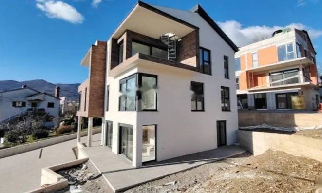 Недвижимость Четырехкомнатная квартира в центре Опатии: 14