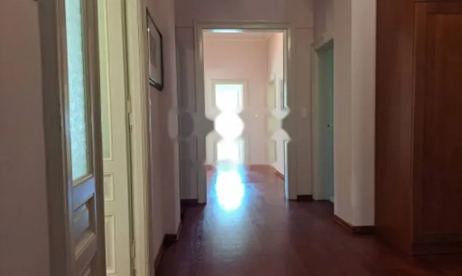 Недвижимость Трехкомнатная квартира в центре: 12