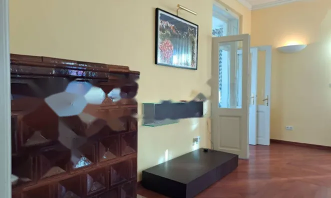 Недвижимость Трехкомнатная квартира в центре: 13