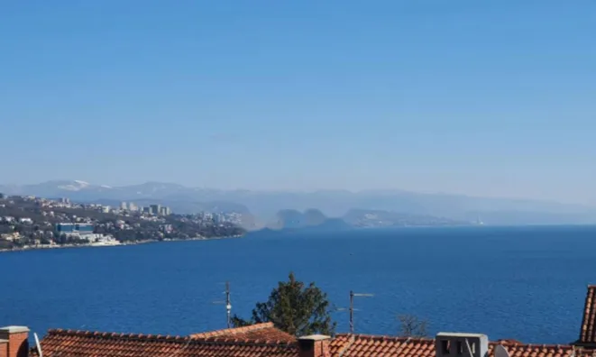 Недвижимость Трехкомнатная квартира в центре Опатии: 1