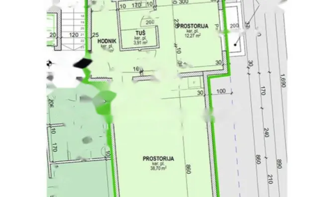 Недвижимость Трехкомнатная квартира в центре: 6