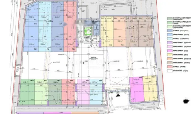 Недвижимость Трехкомнатная квартира в центре: 7