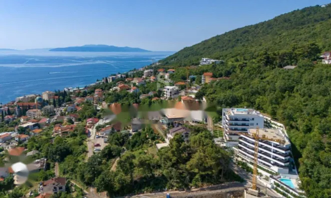 Недвижимость Трехкомнатная квартира в центре: 10