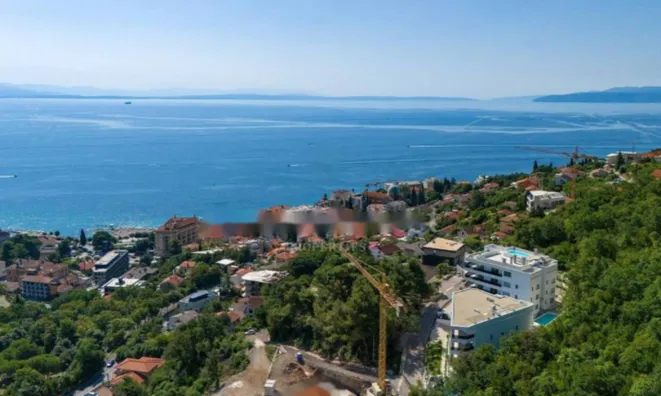 Недвижимость Трехкомнатная квартира в центре: 23