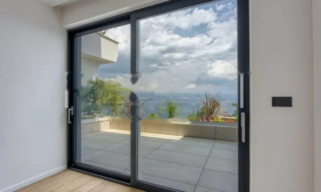 Недвижимость Двухкомнатная квартира Центр: 5