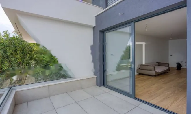 Недвижимость Двухкомнатная квартира Центр: 6