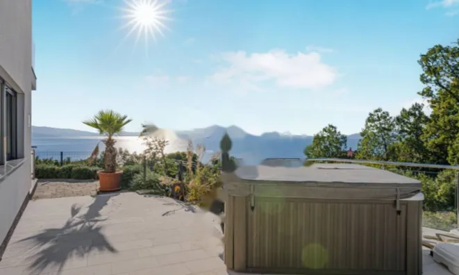 Недвижимость Трёхкомнатная квартира в Опатии: 14