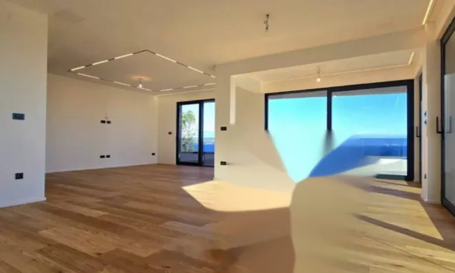 Недвижимость Трехкомнатная квартира в центре: 3