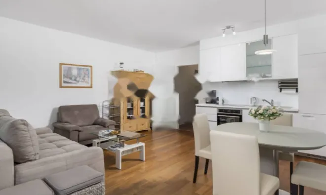 Недвижимость Трехкомнатная квартира в центре: 10