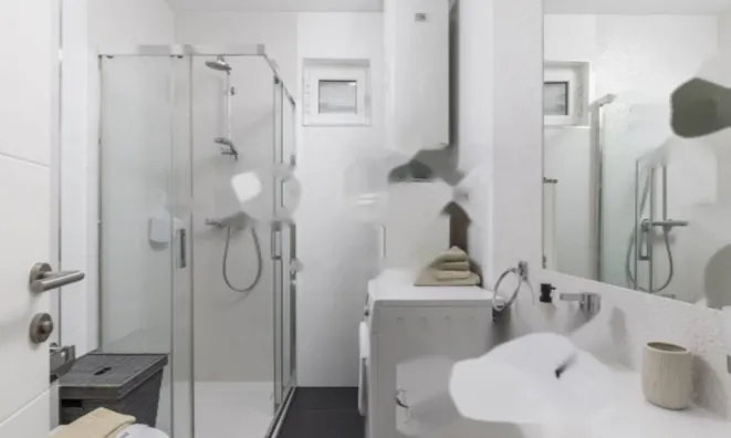 Недвижимость Трехкомнатная квартира в центре: 17