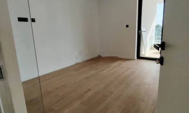 Недвижимость Двухкомнатная квартира в центре: 17