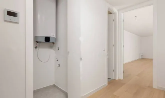 Недвижимость Трёхкомнатная квартира в центре: 25