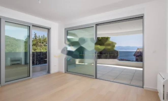 Недвижимость Двухкомнатная Квартира в Центре: 2