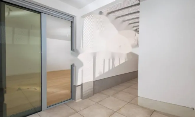 Недвижимость Трёхкомнатная квартира Центр: 4