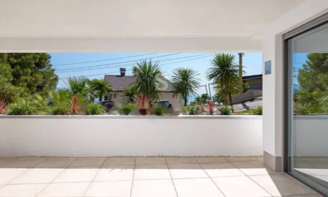 Недвижимость Трехкомнатная квартира в центре: 11