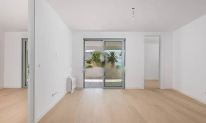 Недвижимость Трехкомнатная квартира в центре: 14