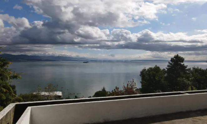 Недвижимость Трехкомнатная квартира в центре: 3