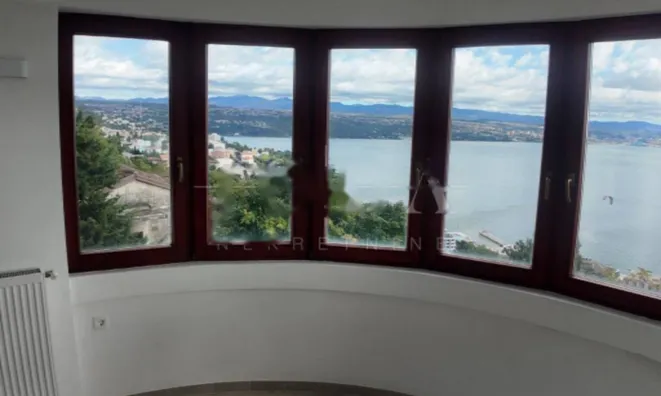 Недвижимость Трехкомнатная квартира в центре: 16