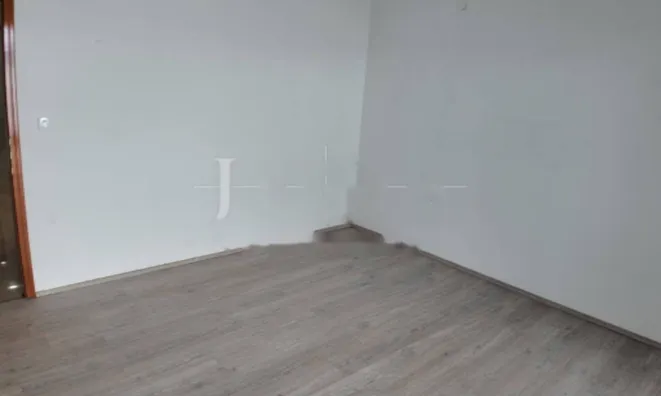 Недвижимость Трехкомнатная квартира в центре: 21