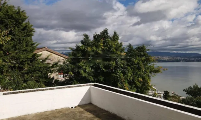 Недвижимость Трехкомнатная квартира в центре: 24