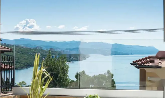 Недвижимость Трёхкомнатная квартира в Опатии: 1