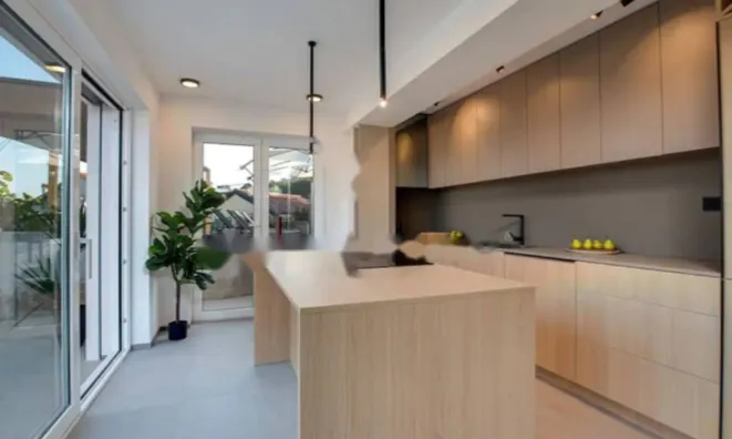 Недвижимость Трёхкомнатная квартира в Опатии: 13