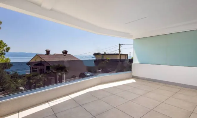 Недвижимость Трехкомнатная квартира в центре: 4