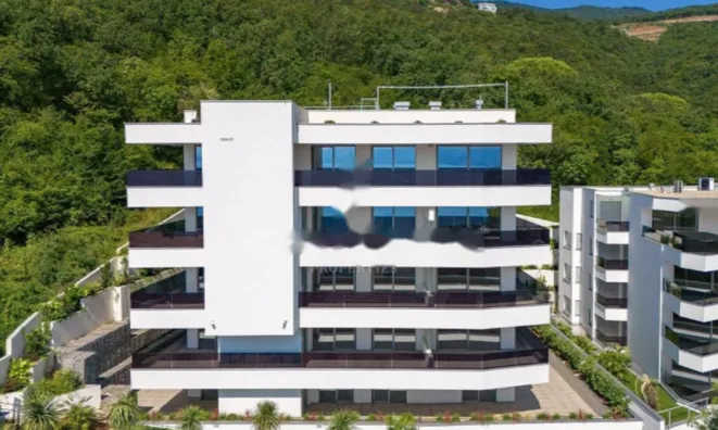 Недвижимость Трехкомнатная квартира в центре: 7