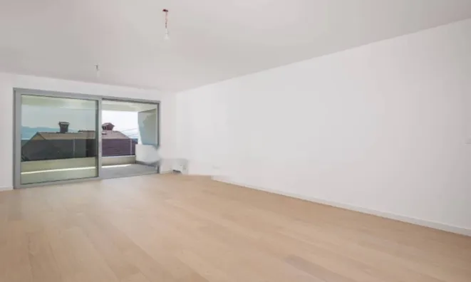 Недвижимость Трехкомнатная квартира в центре: 13