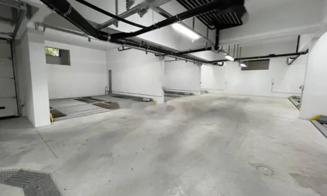 Недвижимость Трехкомнатная квартира в центре: 22