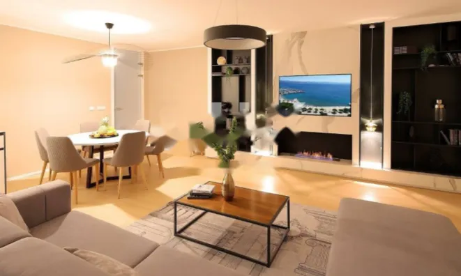 Недвижимость Трехкомнатная квартира в центре: 1