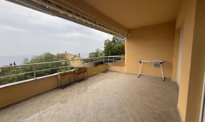 Недвижимость Двухкомнатная квартира в центре: 13