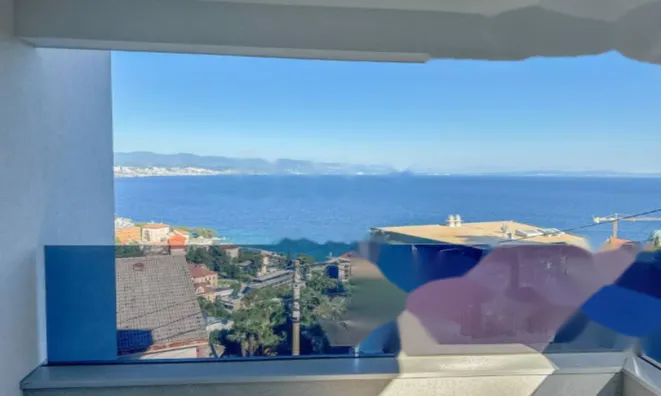 Недвижимость Трехкомнатная квартира в центре: 5