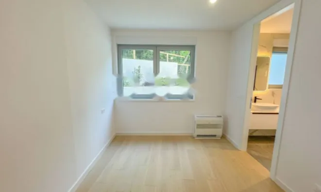 Недвижимость Трехкомнатная квартира в центре: 15